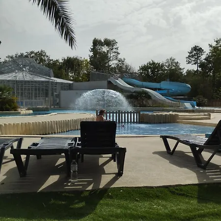 Mobil - 2 6p Bois De Bayadene *