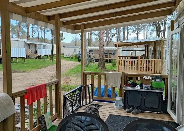 Mobil - 2 6p Bois De Bayadene * 피리악-쉬르-메르